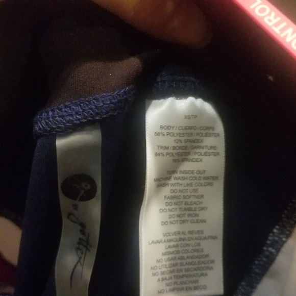 BRAND NEW | Workout leggings with phone pocket - Picture 4 of 5